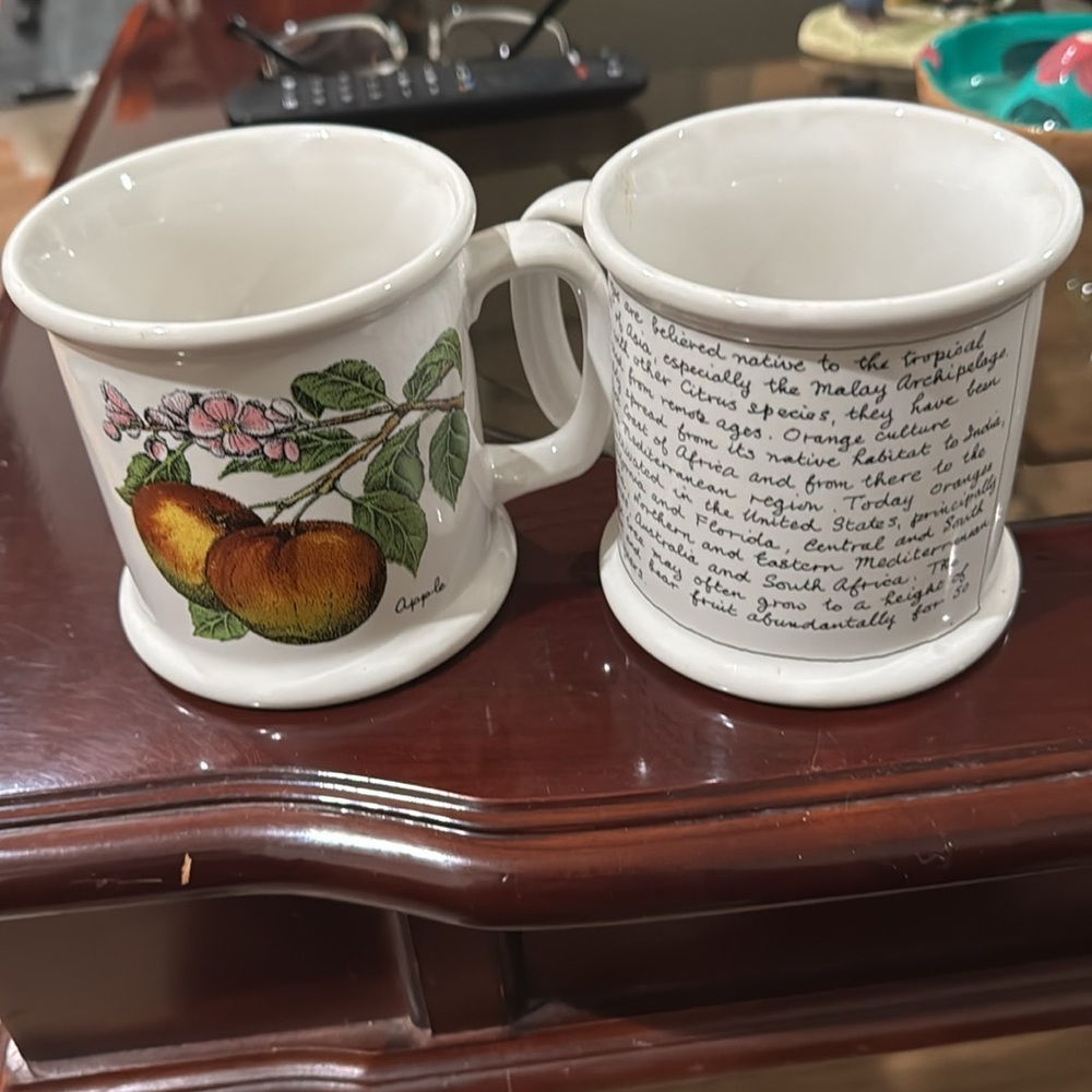 Vintage set of mugs see picture in other platform
They are being run for a deal - Picture 4 of 6